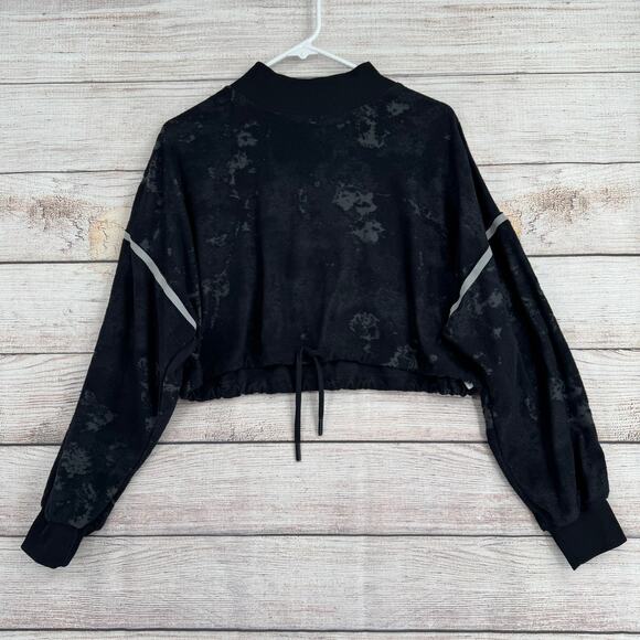 Nike Tops - Nike Camouflage Cropped Fleece Training Crew Nike City Ready Womens Medium Black